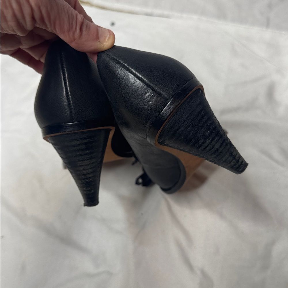 Plenty Tracy Reese Gilda Black/Navy Kiltie Bow. Size 36.5 (6 1/2). - Picture 4 of 9